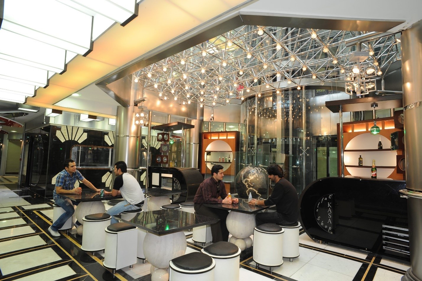 تزیینات و معماری داخلی